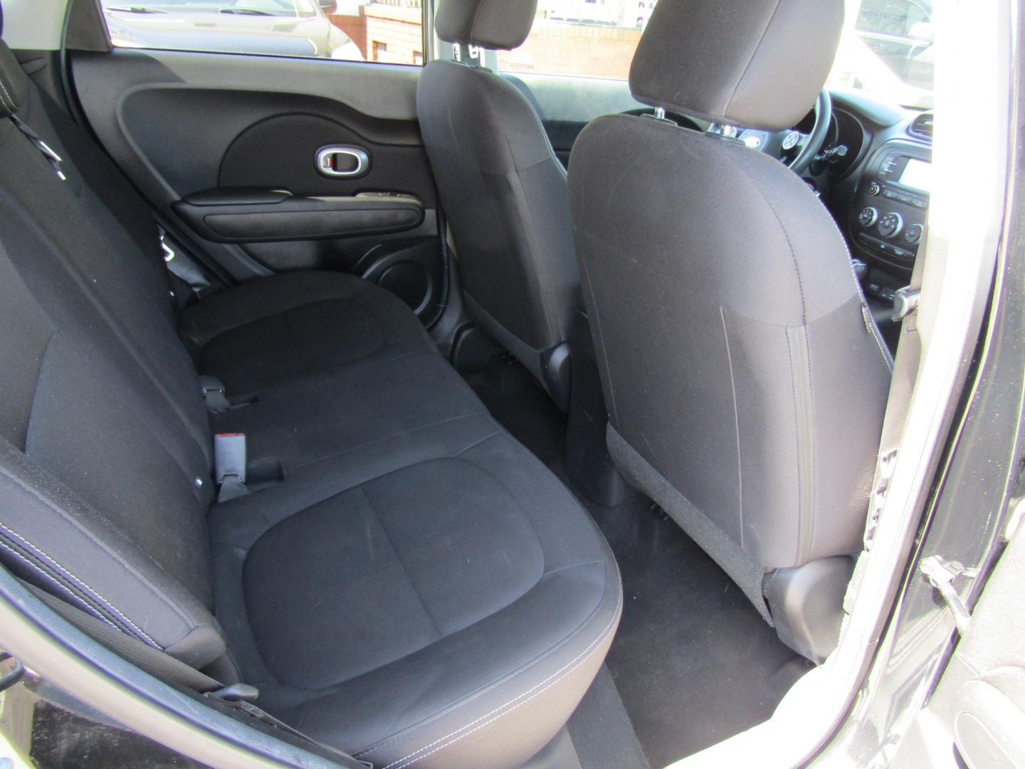 2016 Black /Gray Kia Soul (KNDJN2A29G7) with an 4 CYL engine, Automatic transmission, located at 15016 S Hwy 231, Midland City, AL, 36350, (334) 983-3001, 31.306210, -85.495277 - Photo#8